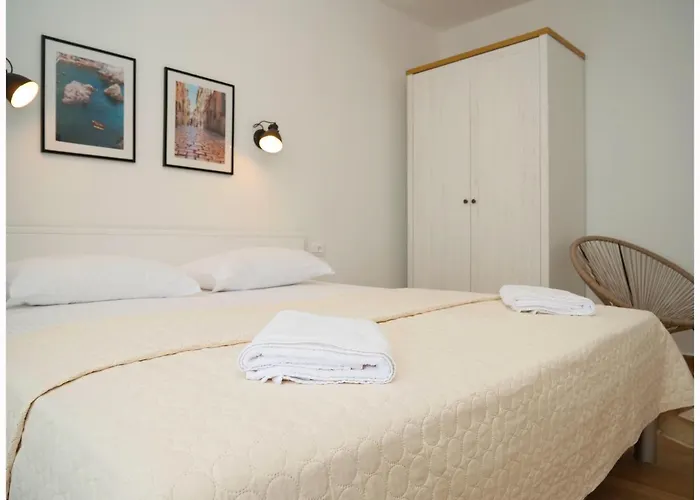 Apartmani Makelja